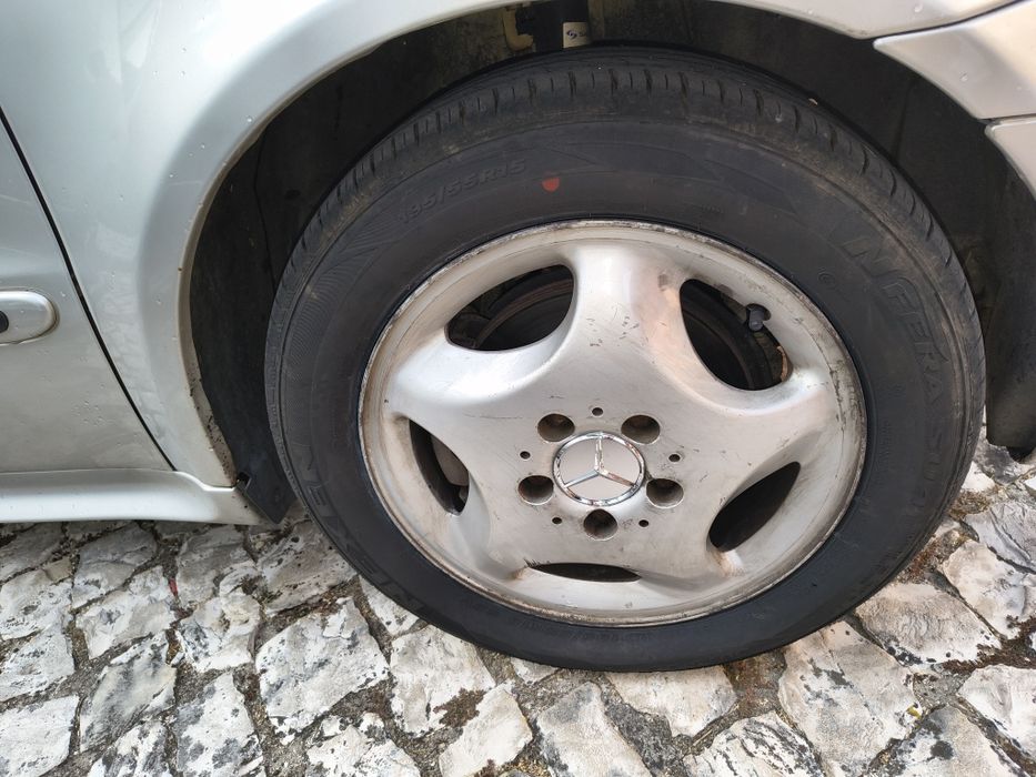 Jogo de 4 Tampas / Centro de Jantes Mercedes-Benz 75mm (Novos)