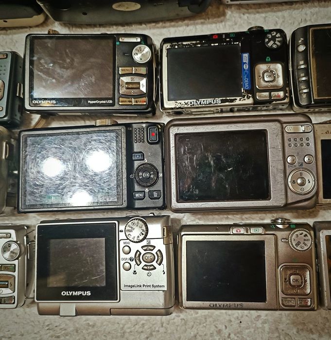 Лот цифрові фотоапарати під ремонт або на запчастини ціна 900 грн