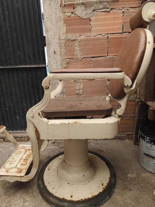 Cadeira barbeiro antiga