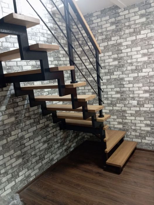 Сходи лофт лестница драбина металевий каркас перила ступені дуб ясен б