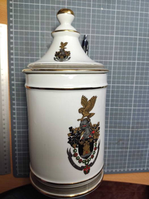 Porcelana com brasão da Escola Prática de Engenharia