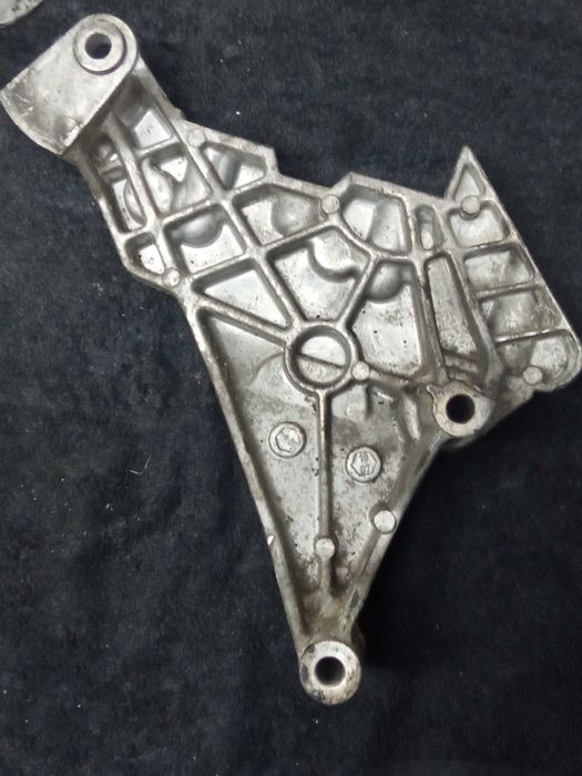 Łapa silnika VW Passat B6 Golf V 2.0 TDI 03C199207E Siedlce