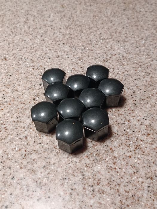 Колпачки колёсных гаек черные 19 мм