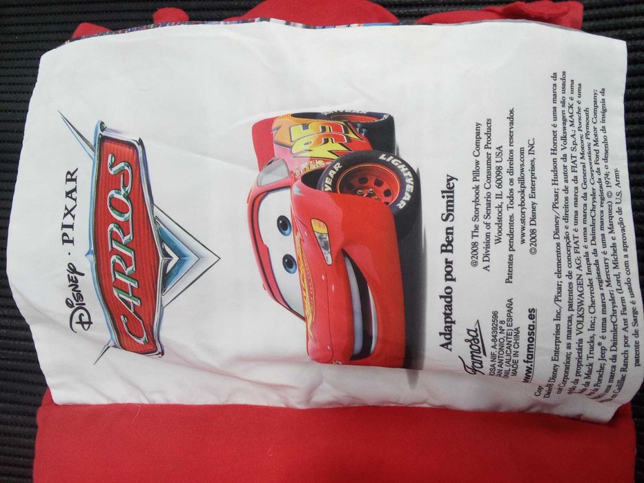 Livro/Almofada Carros da Disney Pixar