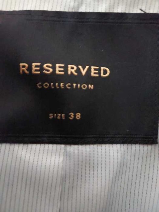 Reservwd czarny trencz roz. 38