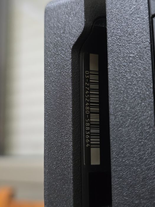 Playstation 4 pro  com 2 comandos e jailbreak