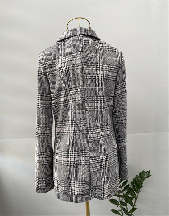 піджак в клітинку на підплічниках