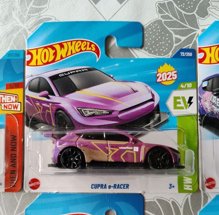 4×Hot Wheels Tesla Ford Cupra
