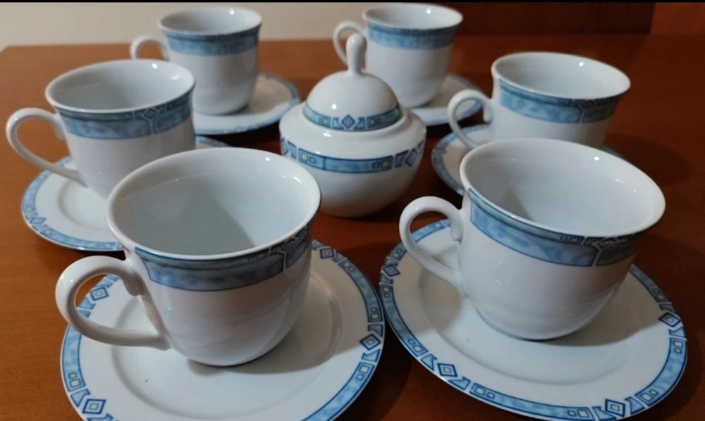 Conjunto de chávenas do café ou chá