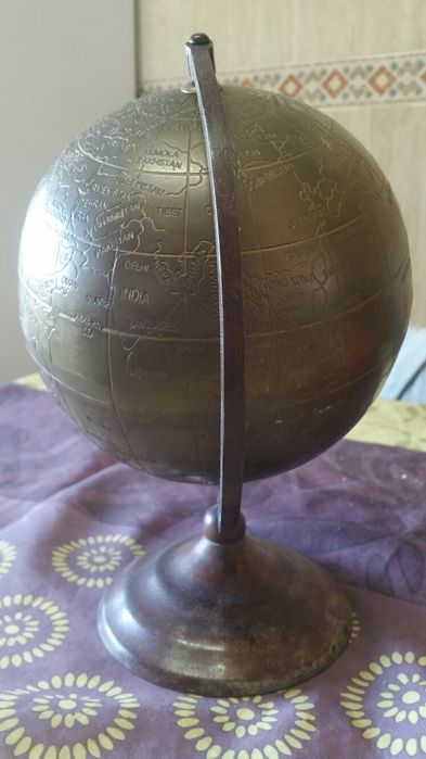 Globo terrestre antigo