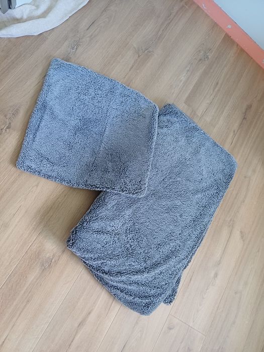 Koc narzuta i poszewka na poduszkę Homla