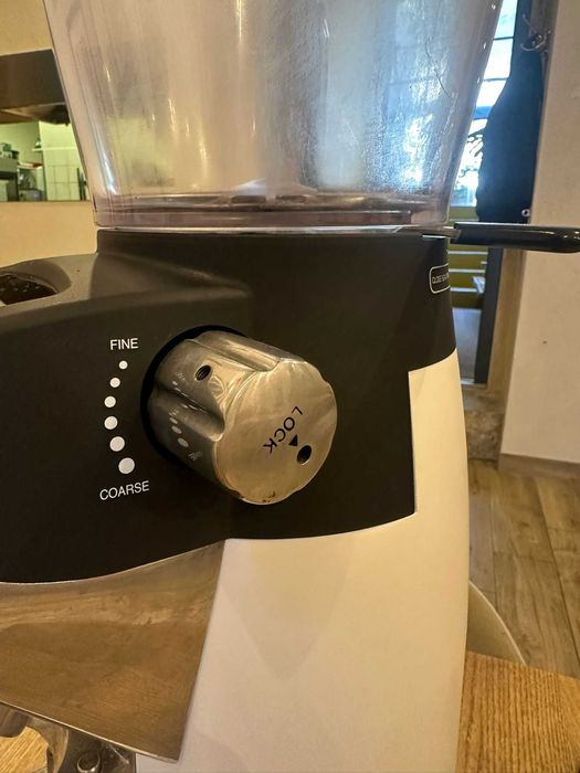 Moinho de Café Compak F8
