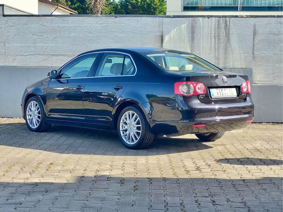 Volkswagen  Jetta 2.0 TDI (2007)