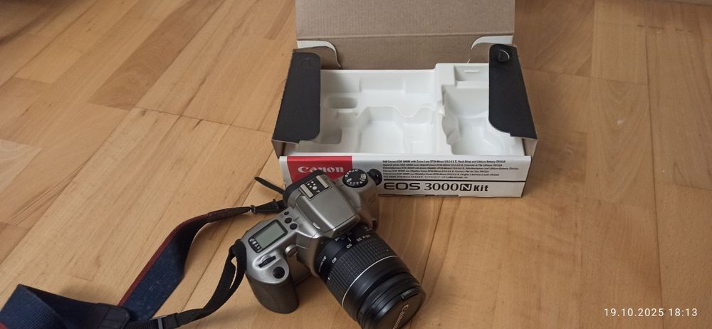 Aparat fotograficzny Canon EOS 3000n kit