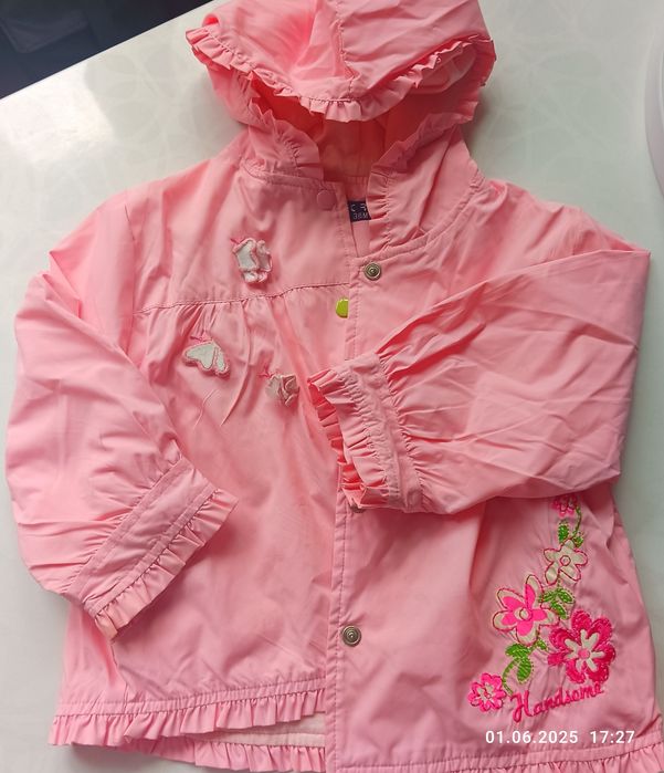 Вітровки з капюшоном,