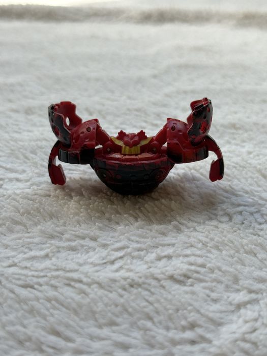 Bakugan Pyrus Thunder Wilda 700G