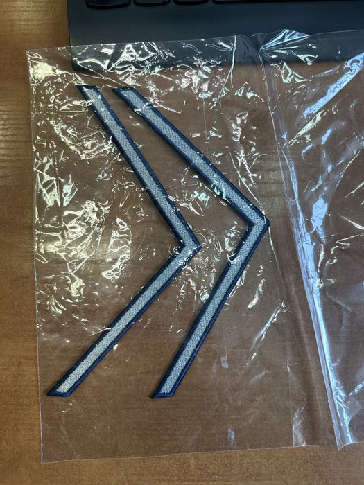 Krokiewki do munduru Policji