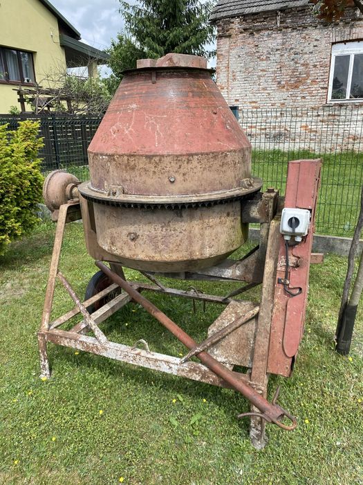 Betoniarka na korbę