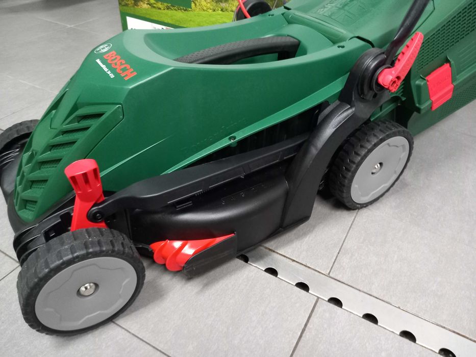 Kosiarka elektryczna Bosch 34-410 jak nowa 1300 Wat 34 cm koszenia