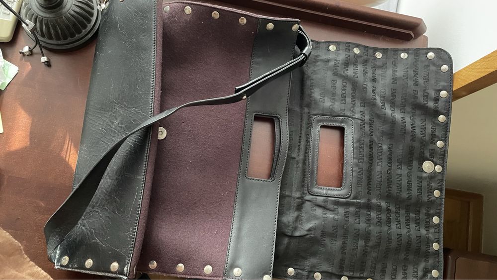 Продам сумку Emporio Armani