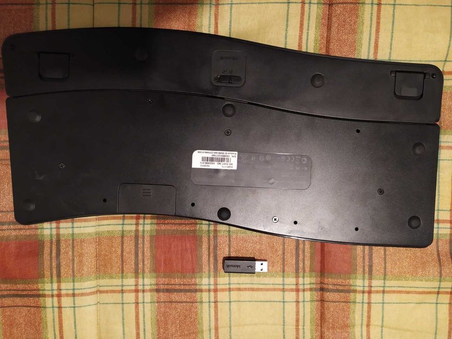 Microsoft Ergonomic Wireless Keyboard429592992442624002