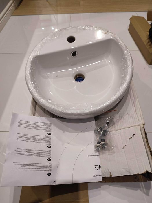 Umywalka łazienkowa Cersanit nablatowa Caspia 44