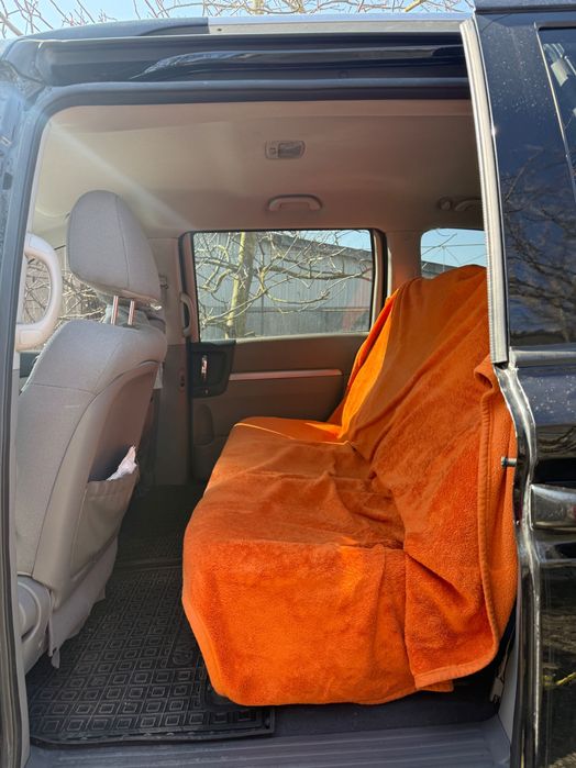 Продаж авто Kia Carnival 2011