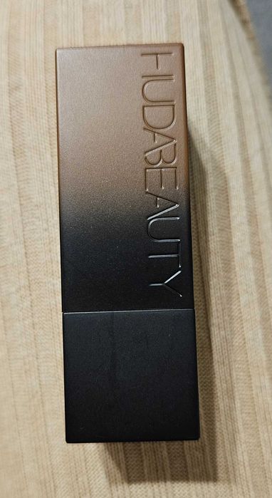 Matowa pomadka Huda Beauty