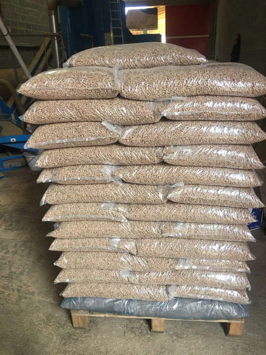 PELLET DĘBOWY- producent pelletu z trocin tartacznych 1 worek 15 kg .