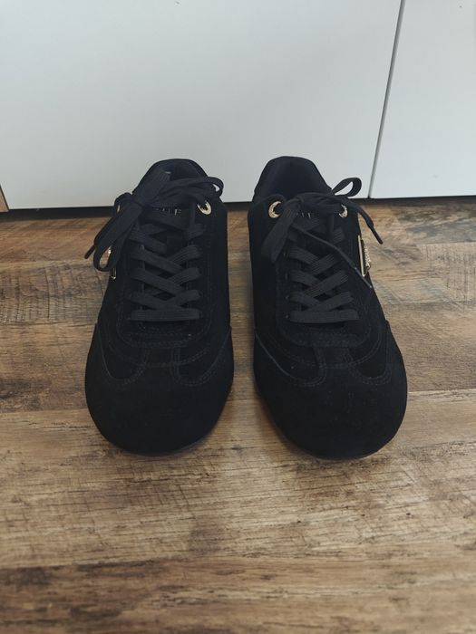 Sneakersy Guess zamsz
