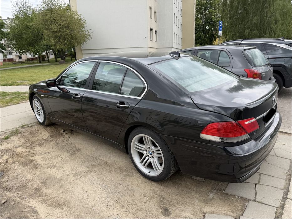BMW 745 Lift 4.4