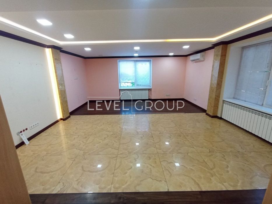 Зниження ціни! Приміщення 362м2 фасад Уманська Солом'янський