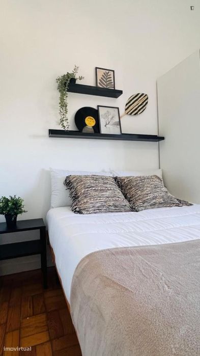 Quarto - localizado em Olivais Coimbra