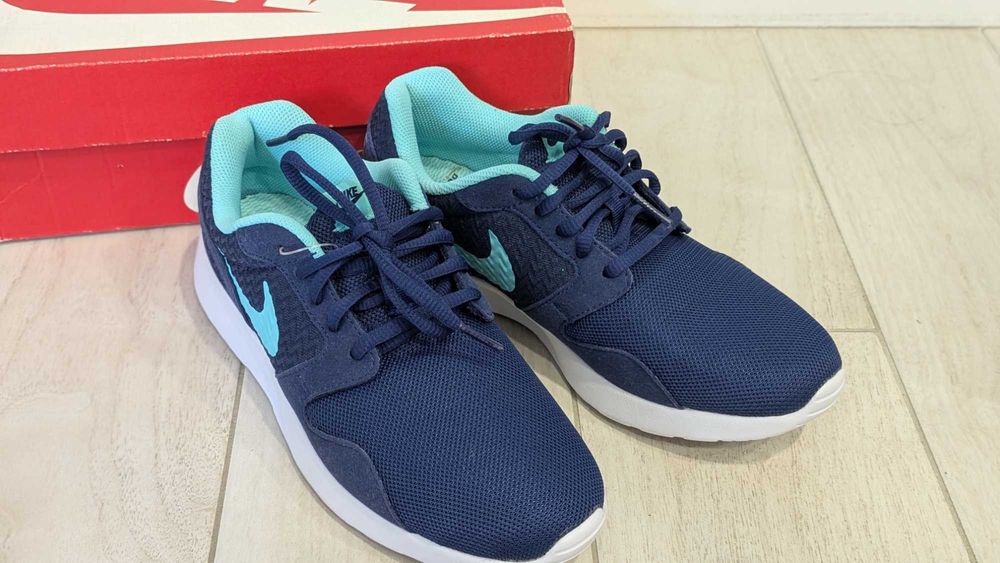 Продаю нові жіночі кросівки Nike Kaishi