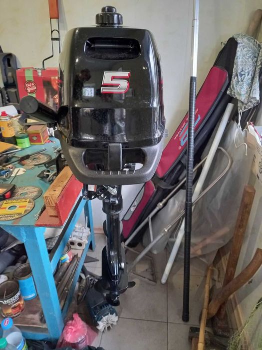 продам надувную лодку килевую