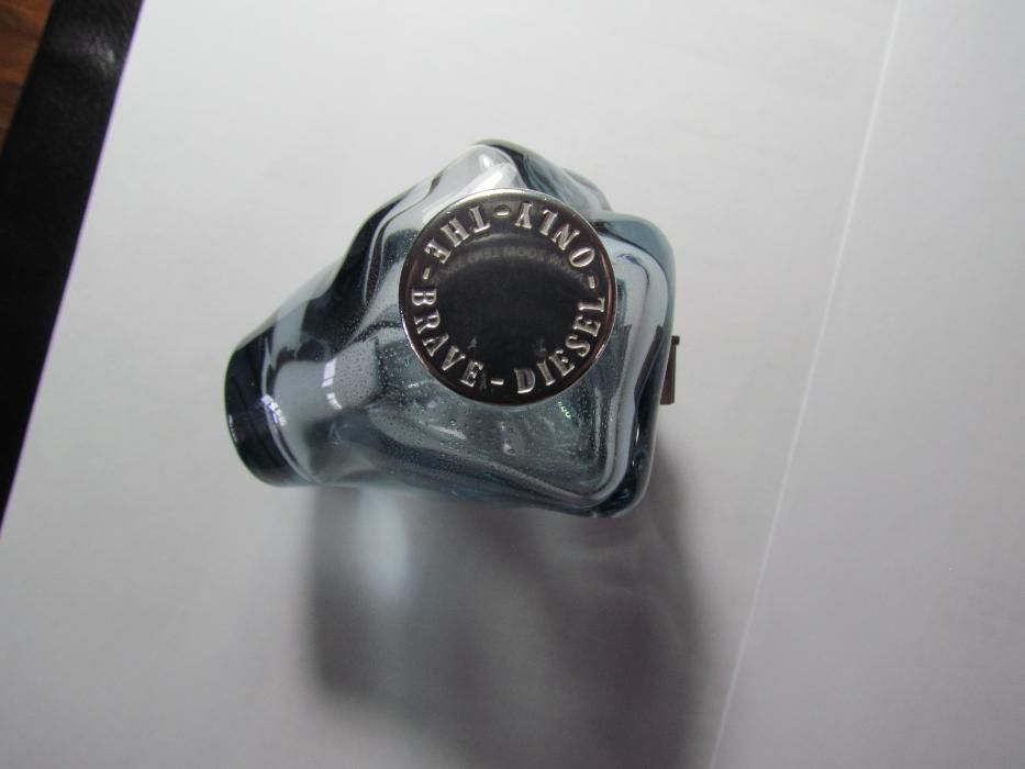 frasco de perfume vazio64861770996739124