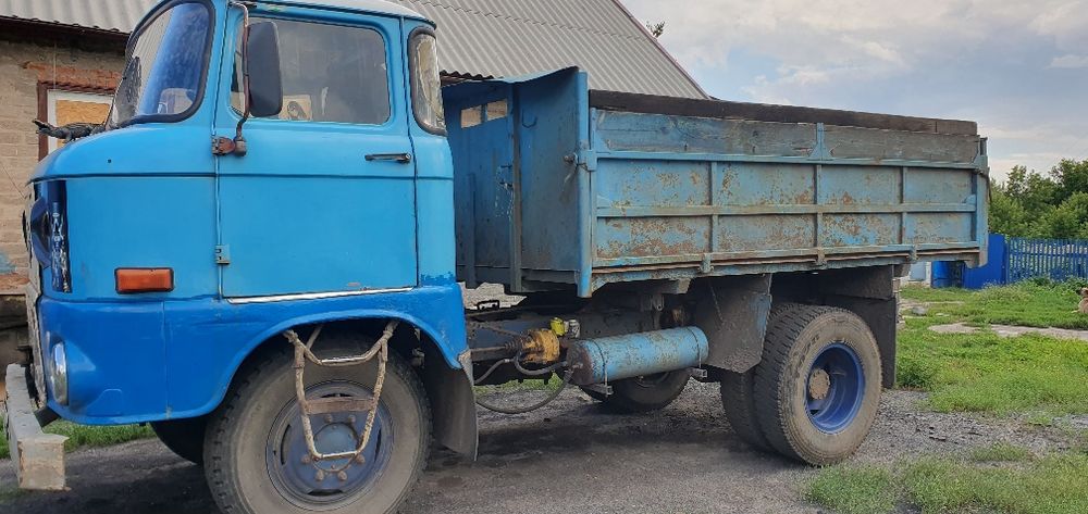 Автомобиль IFA W50 самосвал