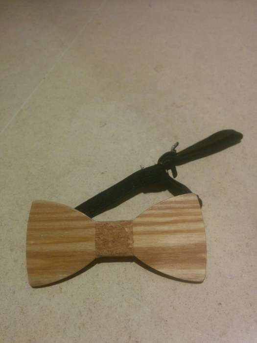 Laço/Papillon em madeira para criança