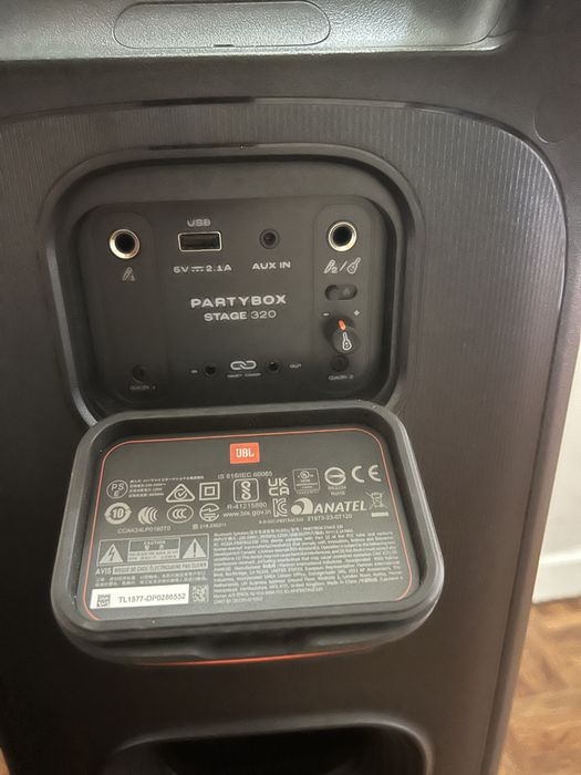 Vendo Coluna JBL PartyBox 320 como nova e como fatura!!