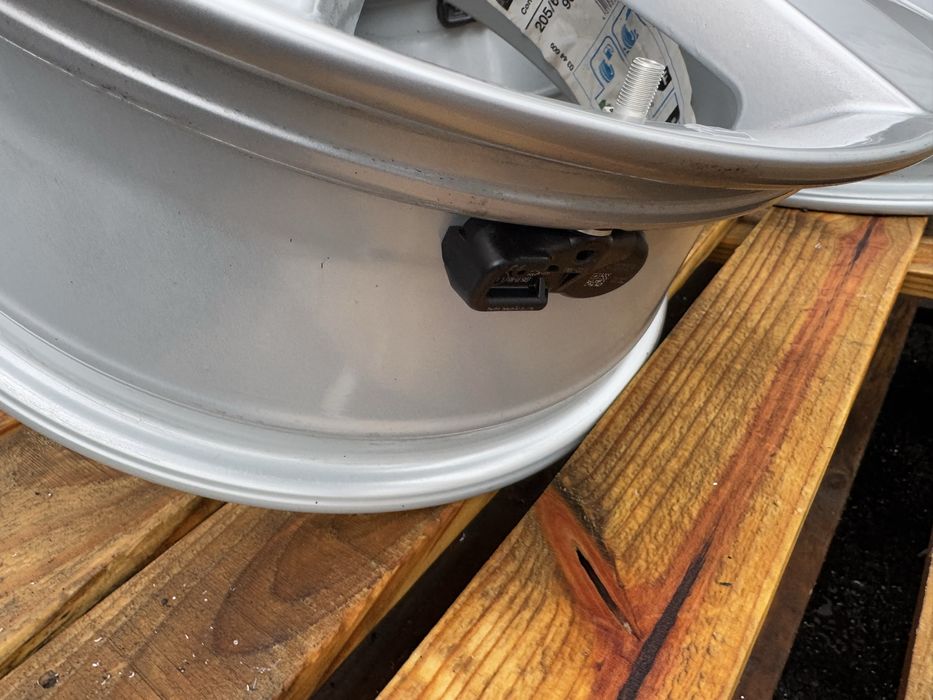 Диски 5/114.3 r16 Toyota original нові