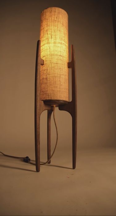 Стильна підлогова лампа ручної роботи