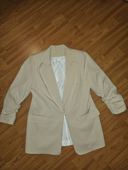 Жакет приталений