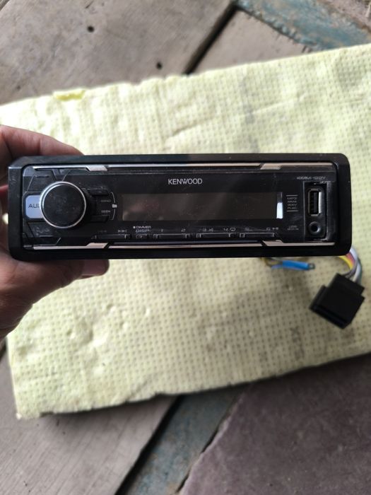 Продам автомагнітолу KENWOOD KMM-122Y