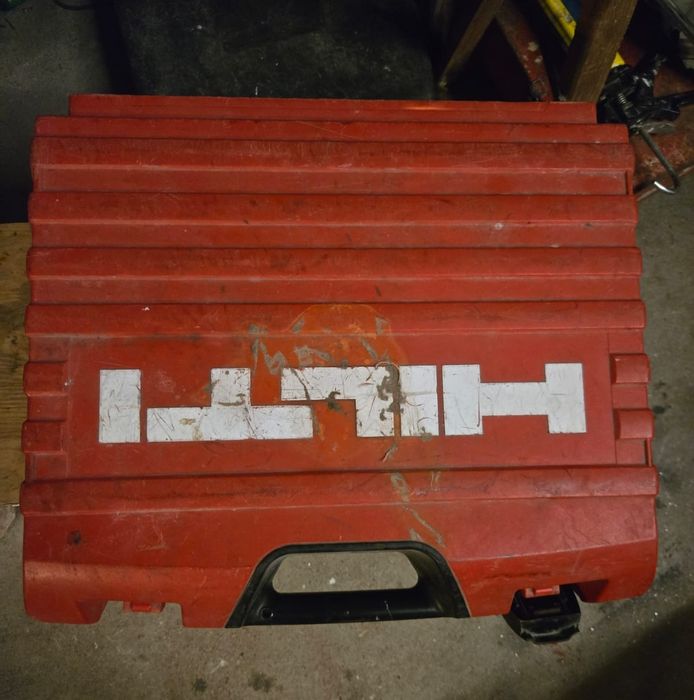 Kit máquina de furar e aparafusadora HILTI