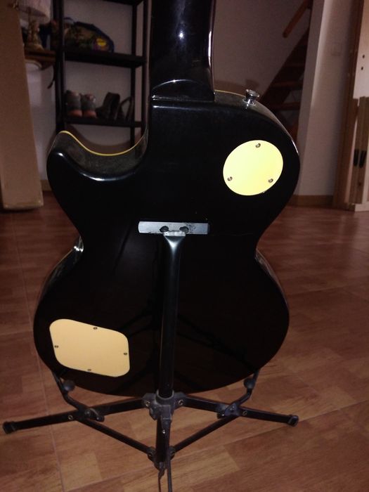 Guitarra STAR SUN, como nova