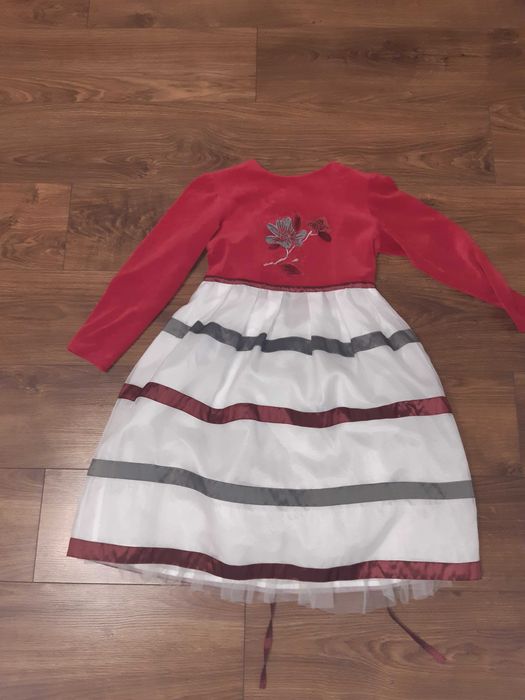 Sukienka Wójcik r 134