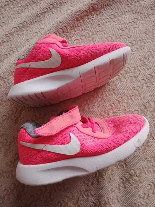 Buty sportowe dziewczęce Nike tanjun 23,5