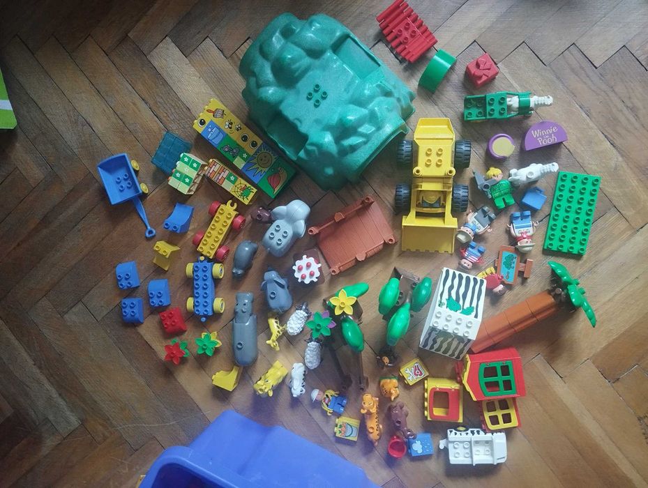 LEGO Duplo mix klocków i figurek + skrzynia