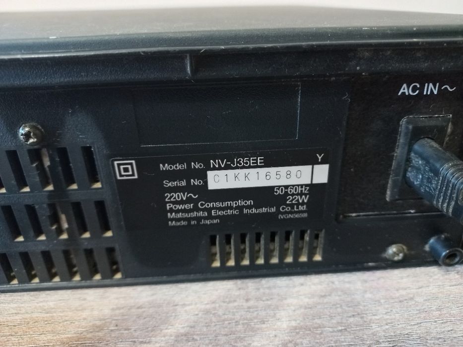 Відеомагнітофон Panasonic NV J35EE