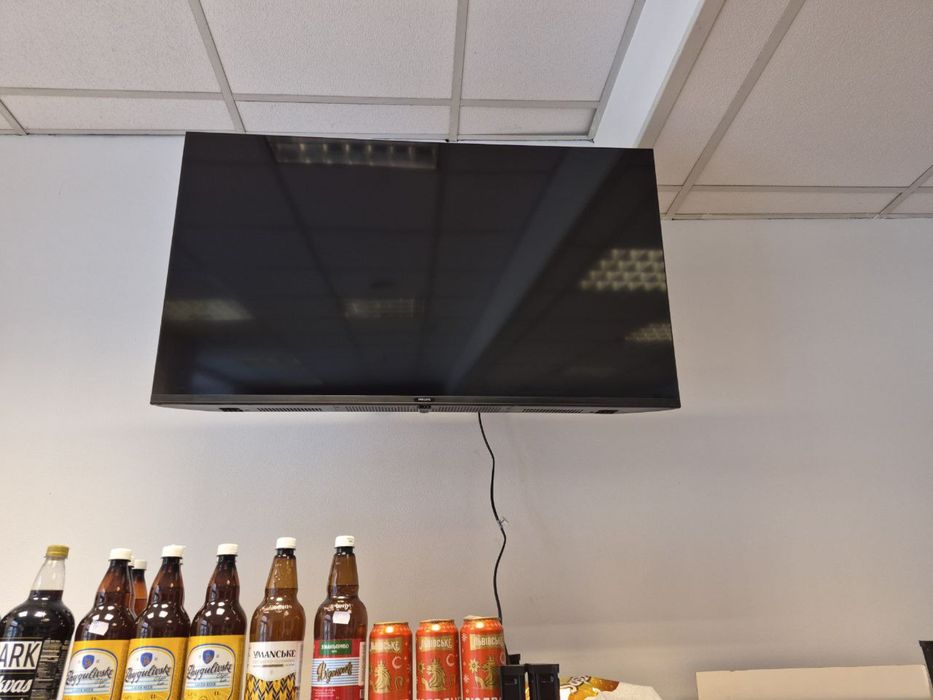 Philips – telewizor LED 4K Ultra HD Smart TV + uchwyt